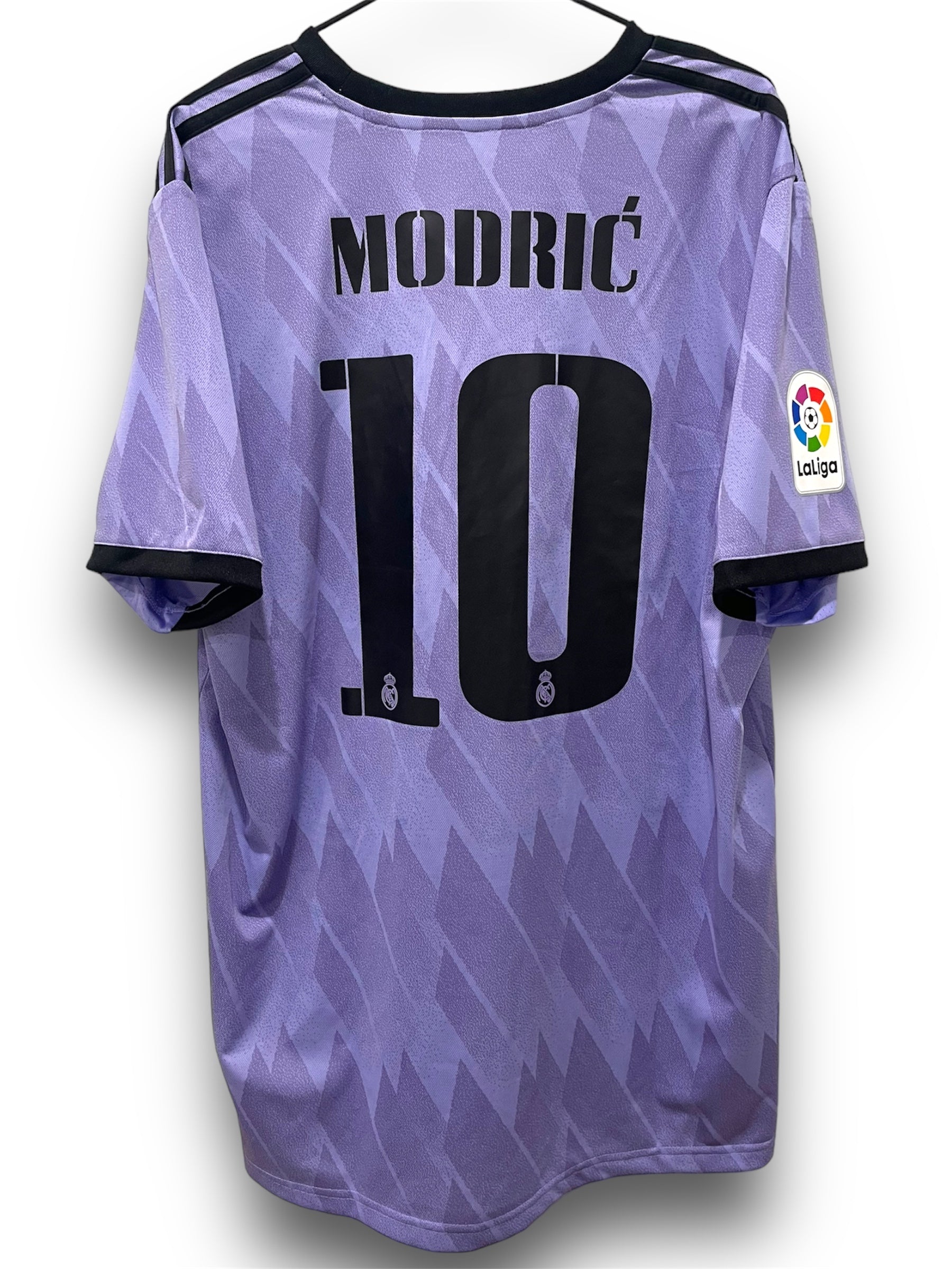REAL MADRID 2022 AWAY MODRIC XL Shearer s Cupboard real-madrid-2022-away-modric-xl-shearer-s-cupboard