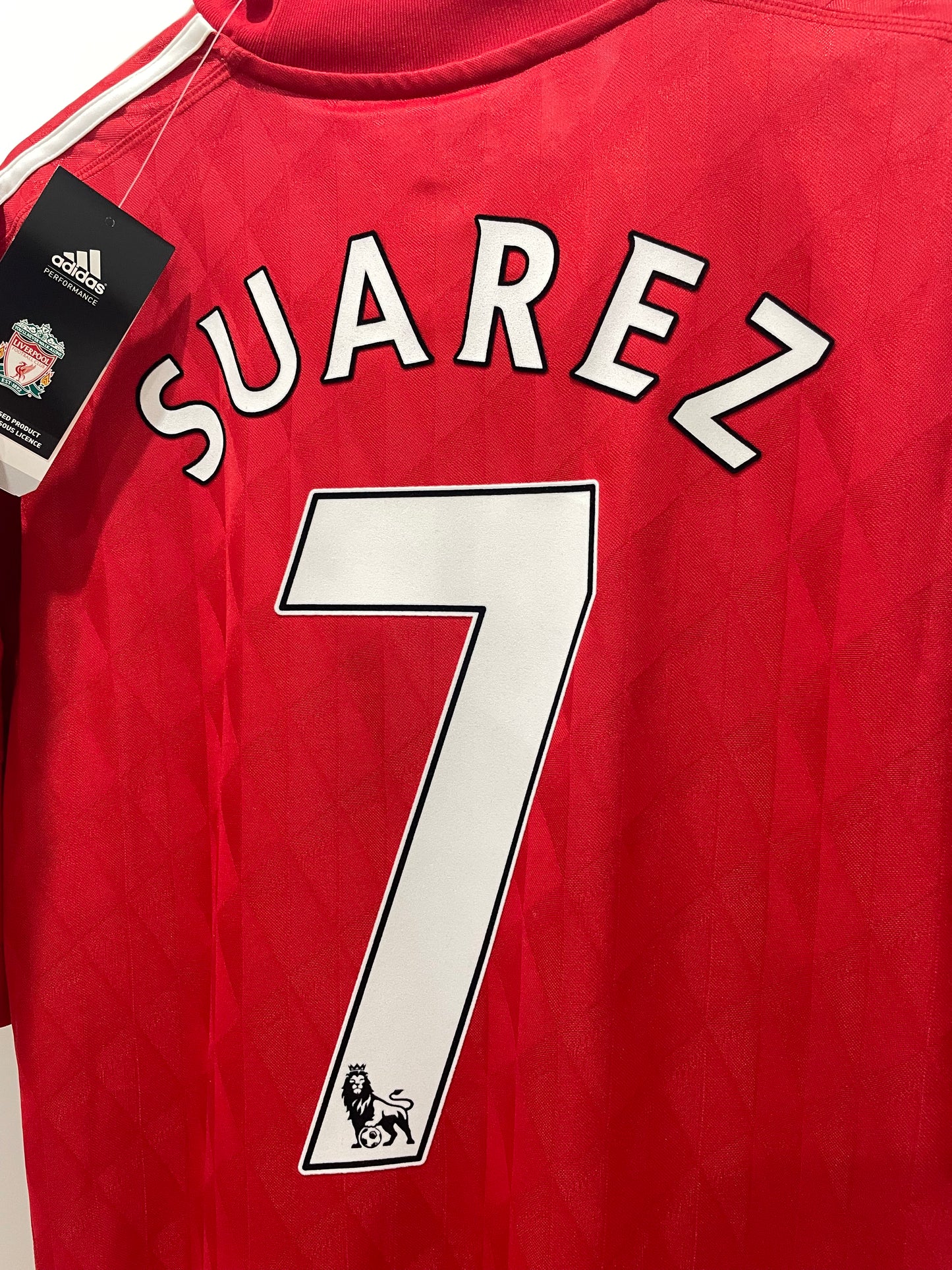 LIVERPOOL 2010 HOME SUAREZ M (BNWT)