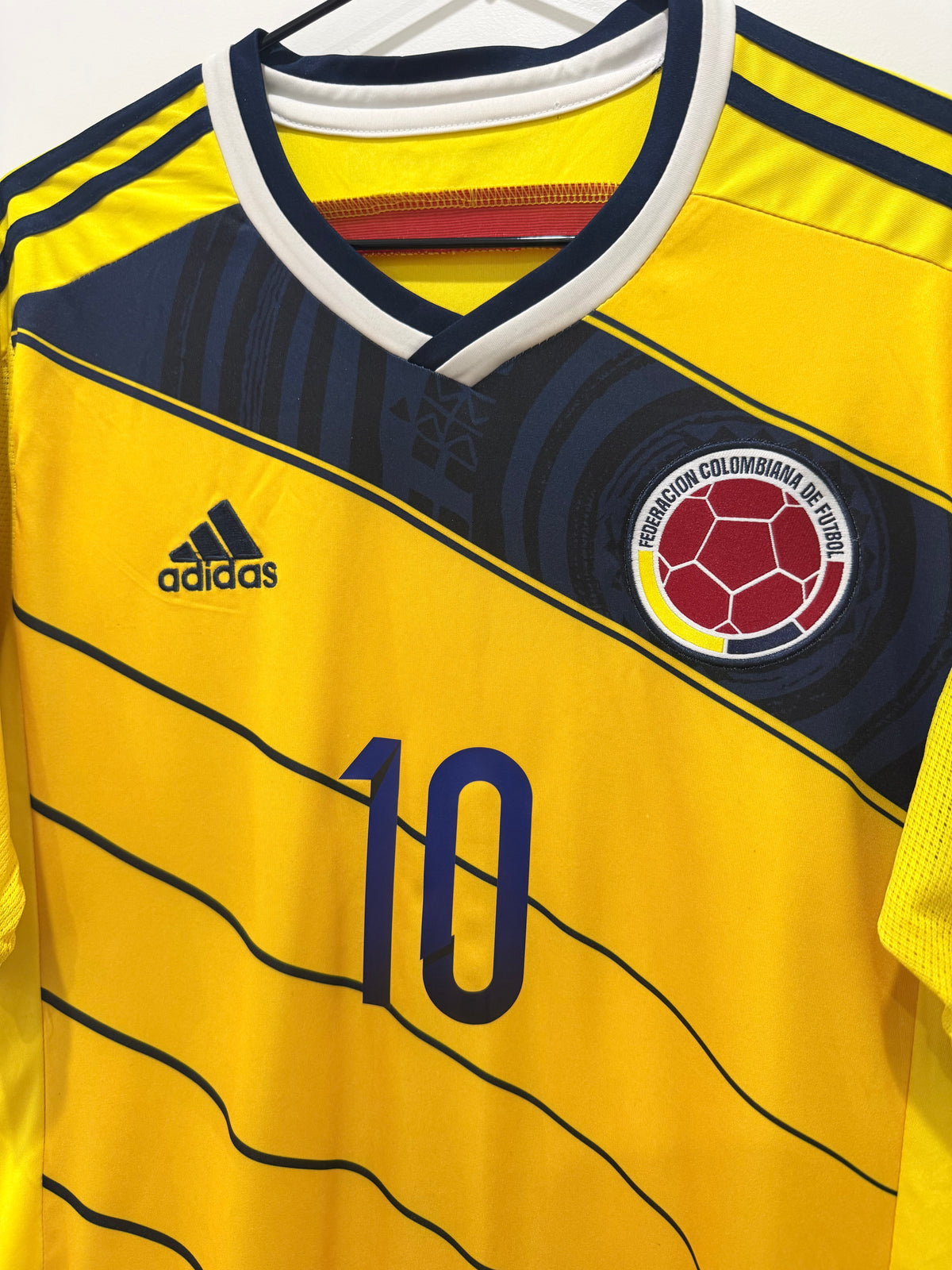 COLOMBIA 2014 HOME JAMES M