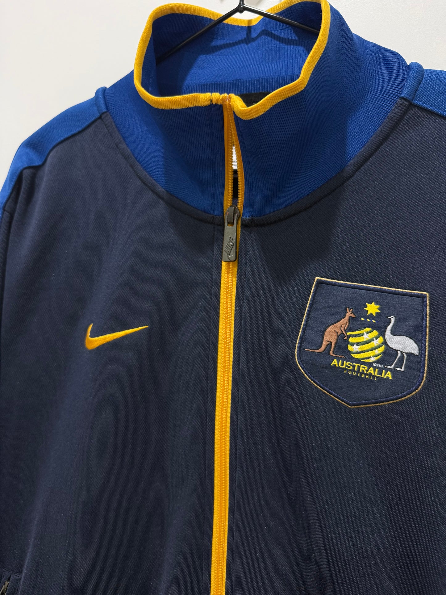 AUSTRALIA 2010 ZIP JUMPER L