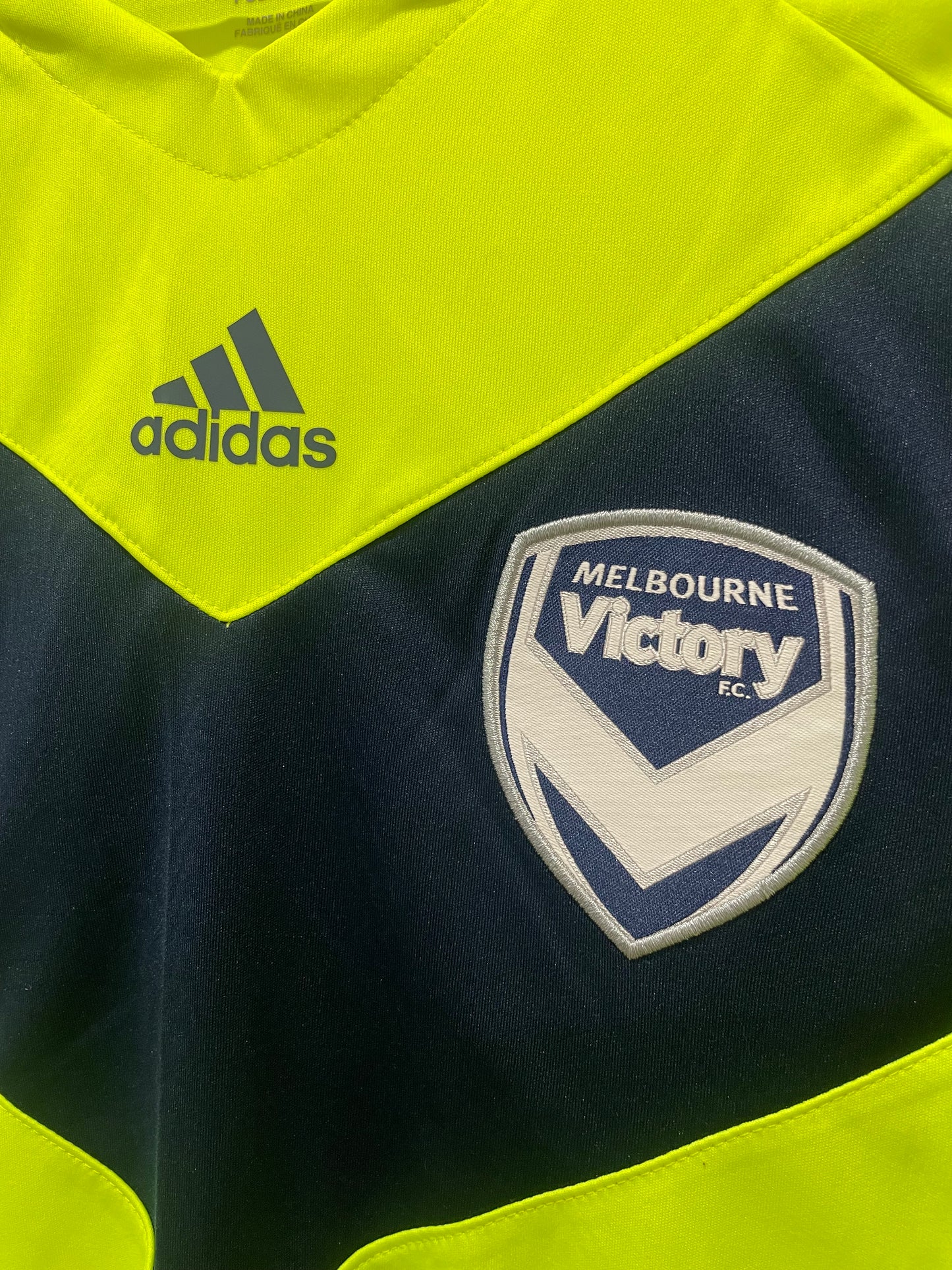 MELBOURNE VICTORY 2011 AWAY PI S