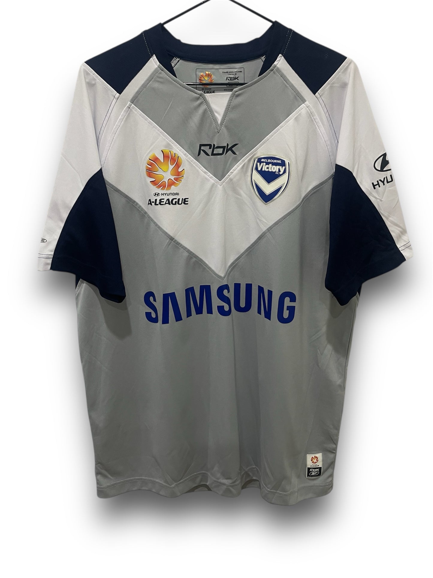 MELBOURNE VICTORY 2006 AWAY M