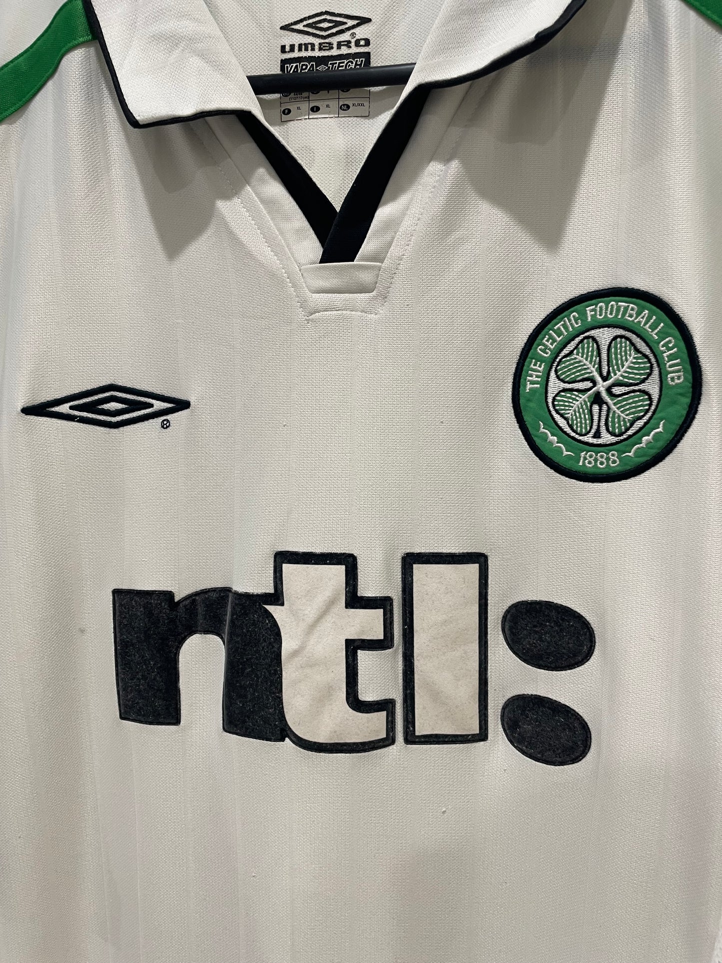CELTIC 2001 AWAY LARSSON XL
